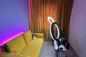 Внутри вебкам-студии Cocos Studio, Екатеринбург