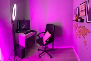 Место работы модели в студии Chel Webcam